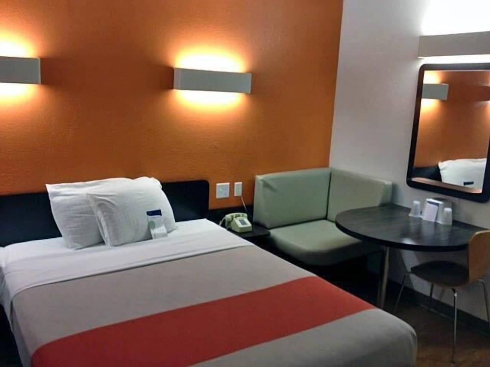 Motel 6 Palatine, IL - Chicago Northwest 2 étoiles à Palatine