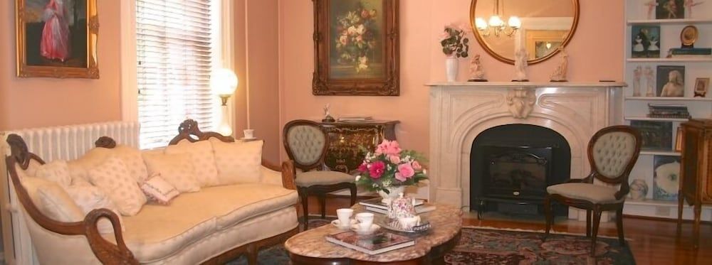 The Swope Manor Bed & Breakfast 2