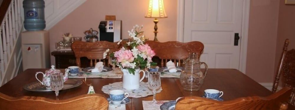 The Swope Manor Bed & Breakfast 3