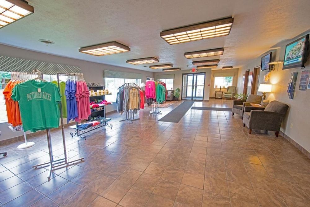 Boarders Inn & Suites by Cobblestone Hotels - Muni 3