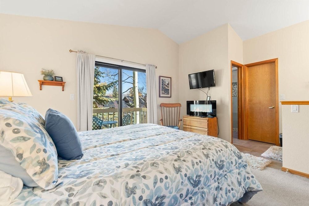 Mountainside 523 3 Bedroom Home by RedAwning 3