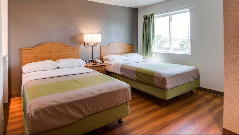 Studio 6 Brownsville, TX 3