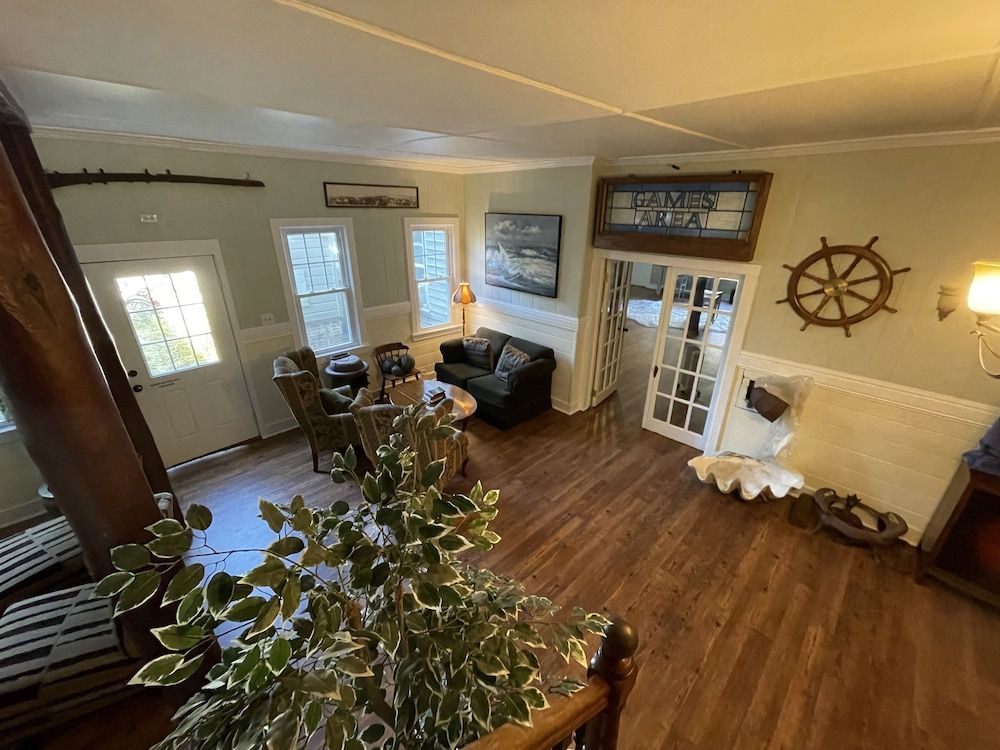 Blackbeard's Lodge 3