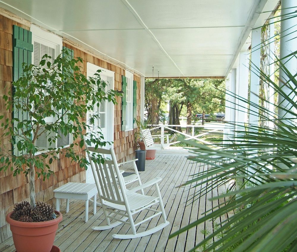 Blackbeard's Lodge 2