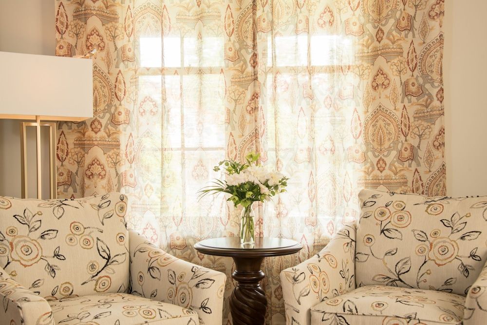 Gothic Eves Inn and Spa Bed and Breakfast 3