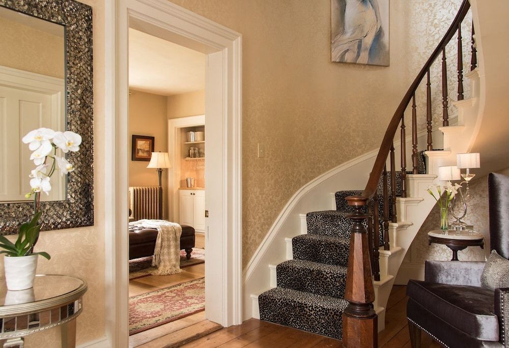 Gothic Eves Inn and Spa Bed and Breakfast 2