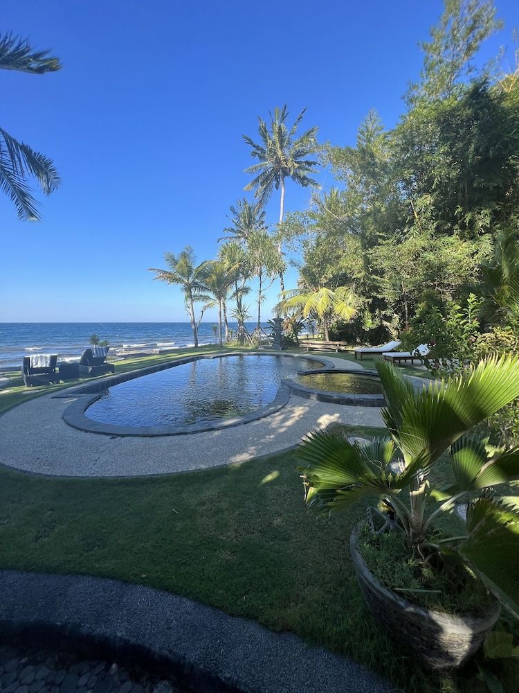 Ciliks Beach Garden -1 estrelas em Kubutambahan