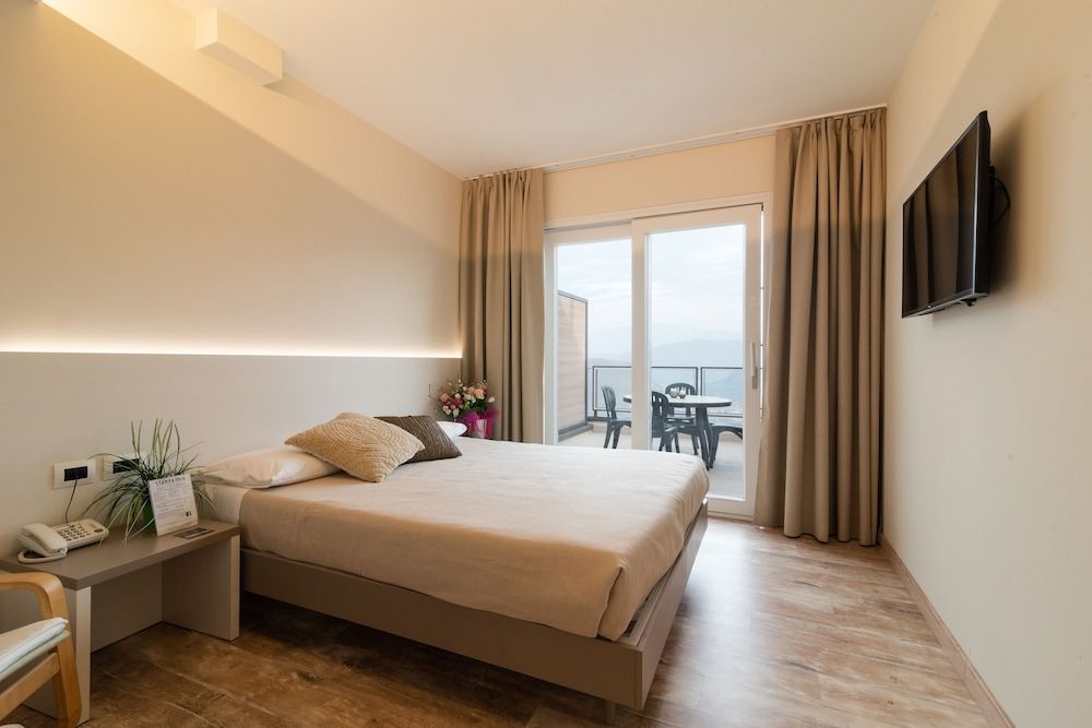 Hotel Stampa 1968 3 estrelas em Lavena Ponte Tresa