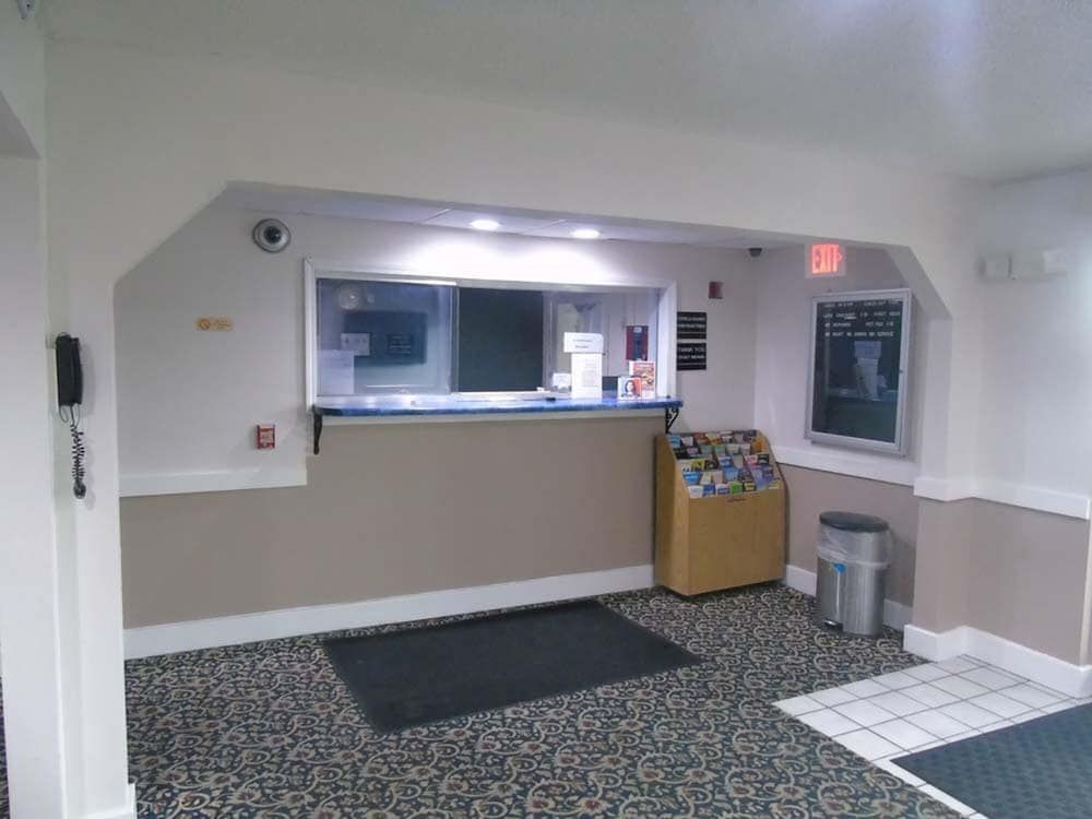 Americas Express Inn 3