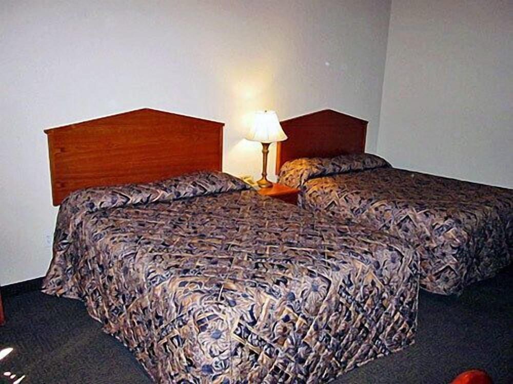 Studio 7 Extended Stay 2