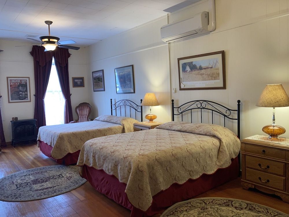 Historic Downtown Capitol Hotel Vacation Suites 3