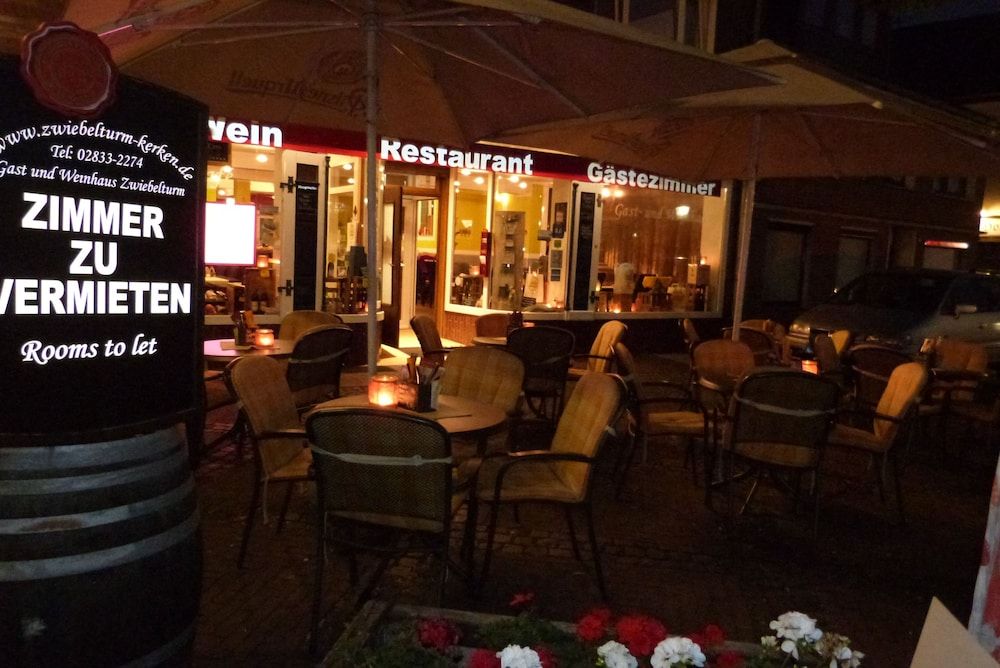 Gast und Weinhaus Zwiebelturm -1 estrelas em Kerken