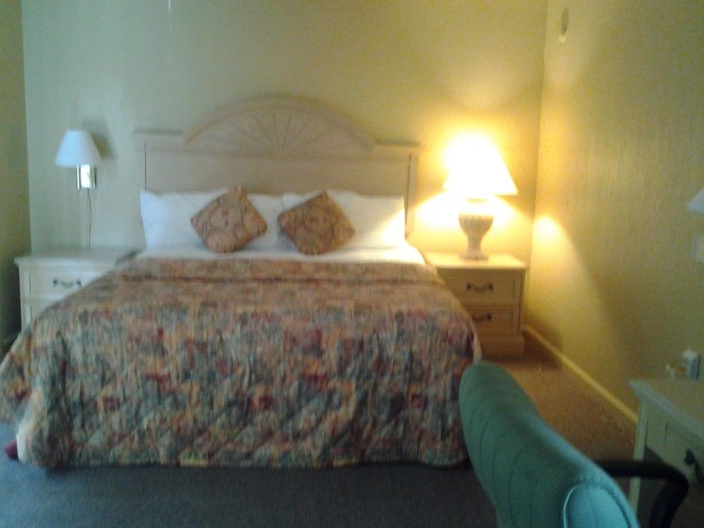 Budget Lodge of Mount Dora 2