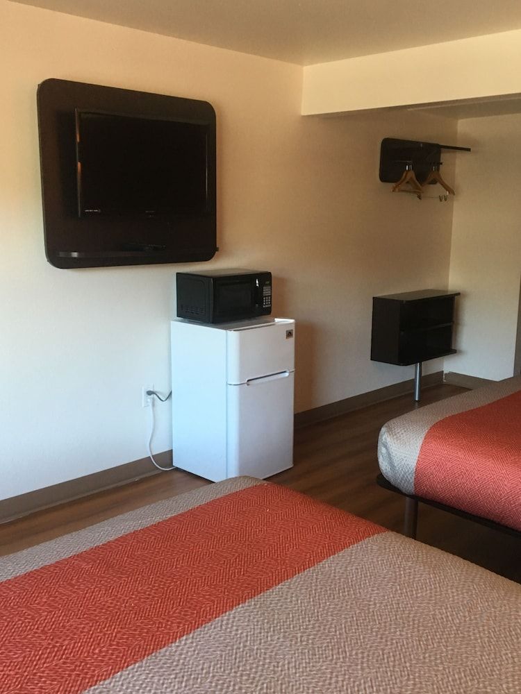 Motel 6 Bremerton, WA 2