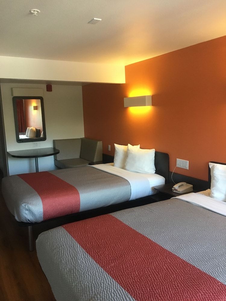 Motel 6 Bremerton, WA 3