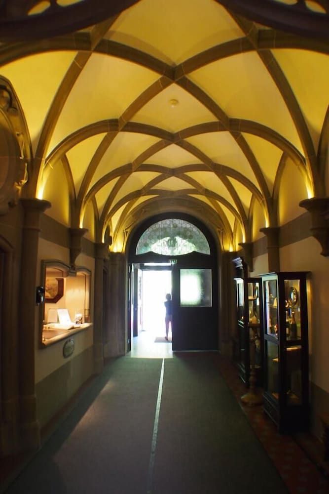 Schloss Hotel Wolfsbrunnen 2