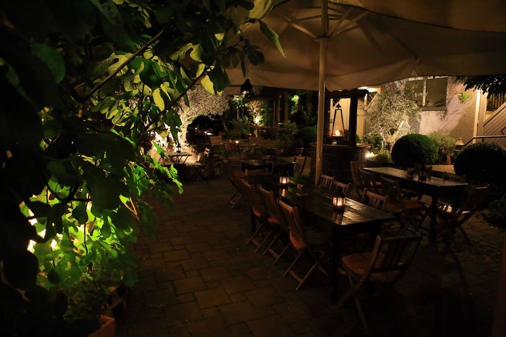 Hotel Gasthof Gruener Wald -1 estrelas em Hofheim am Taunus