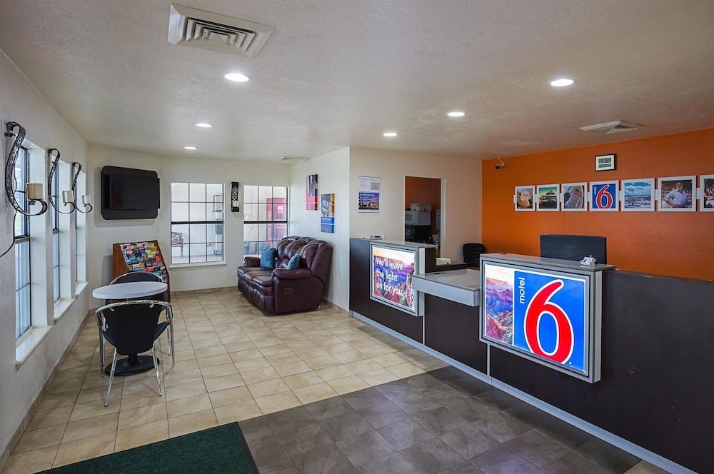 Motel 6 Madisonville, TX 3