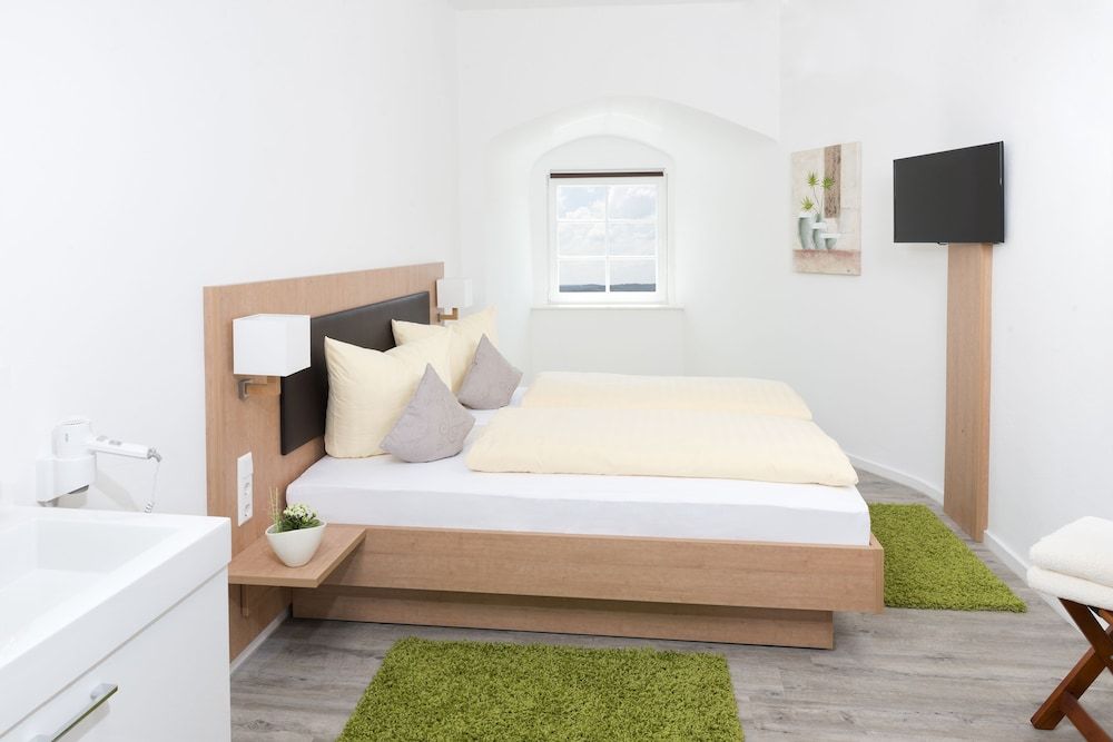 Hotel Garni BURG WALDENSTEIN 2