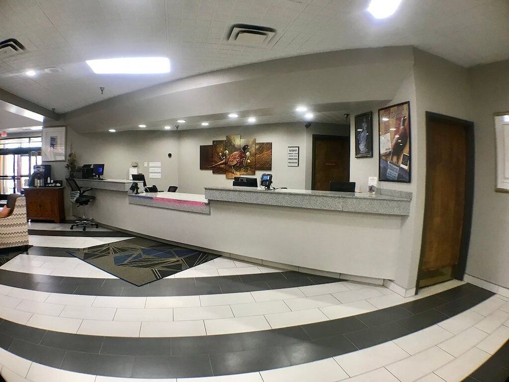 Crossroads Hotel at Huron Event Center 3