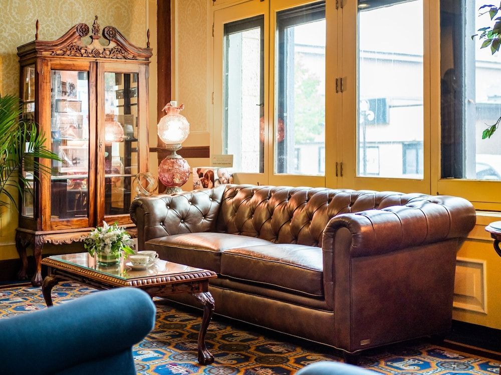 The Lafayette A grand Riverboat Era Hotel 2