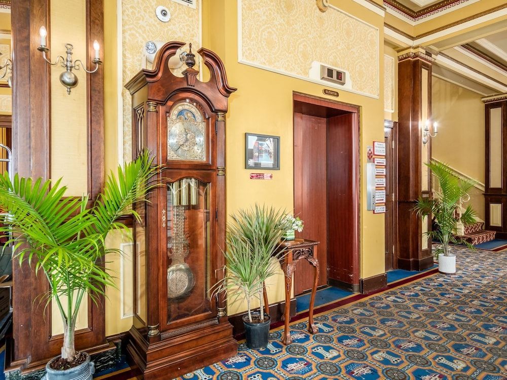 The Lafayette A grand Riverboat Era Hotel 3