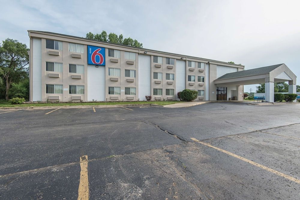 Motel 6 Lawrence, KS 2 estrelas em Lawrence