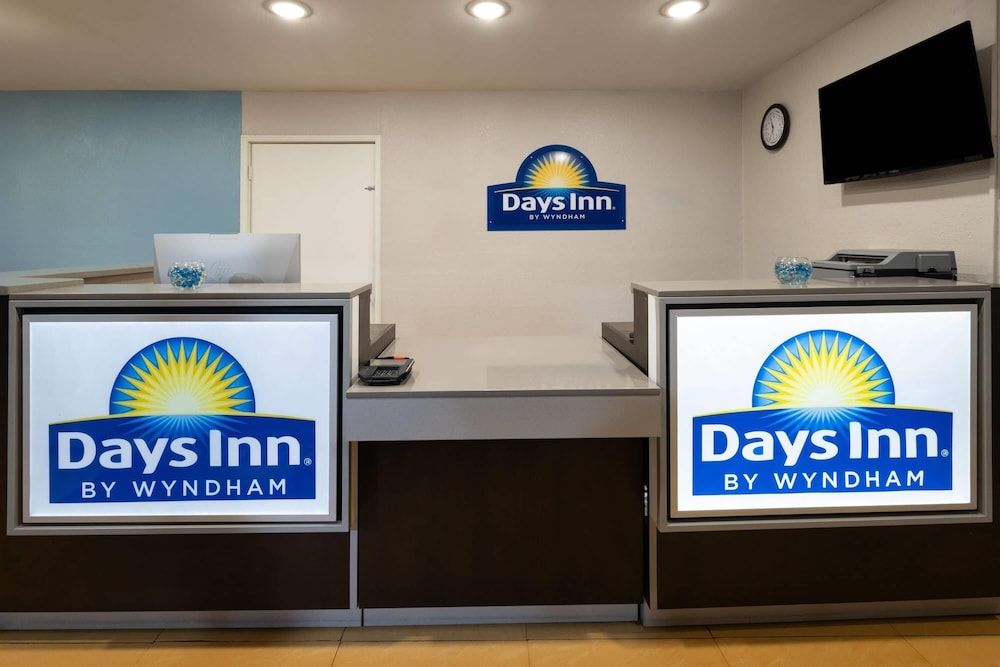 Days Inn by Wyndham Hardeeville Near Hilton Head 2
