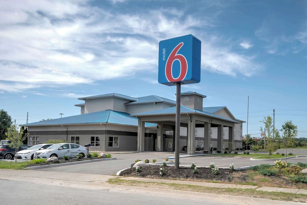Motel 6 Walton, KY - Richwood - Cincinnati Airport 2 estrelas em Walton