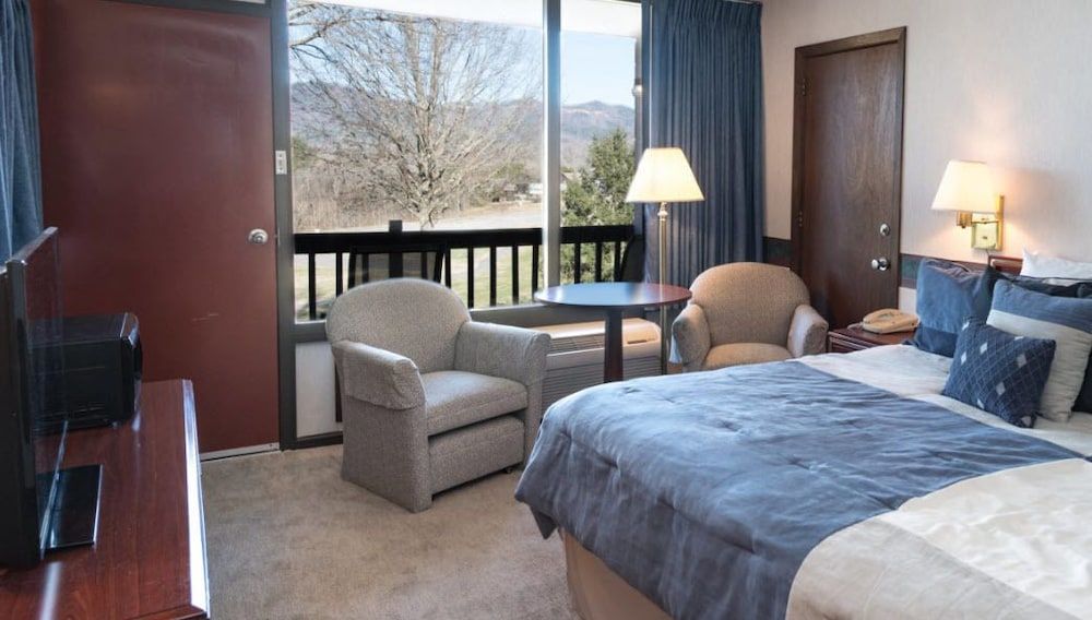 Highland Manor Inn 2