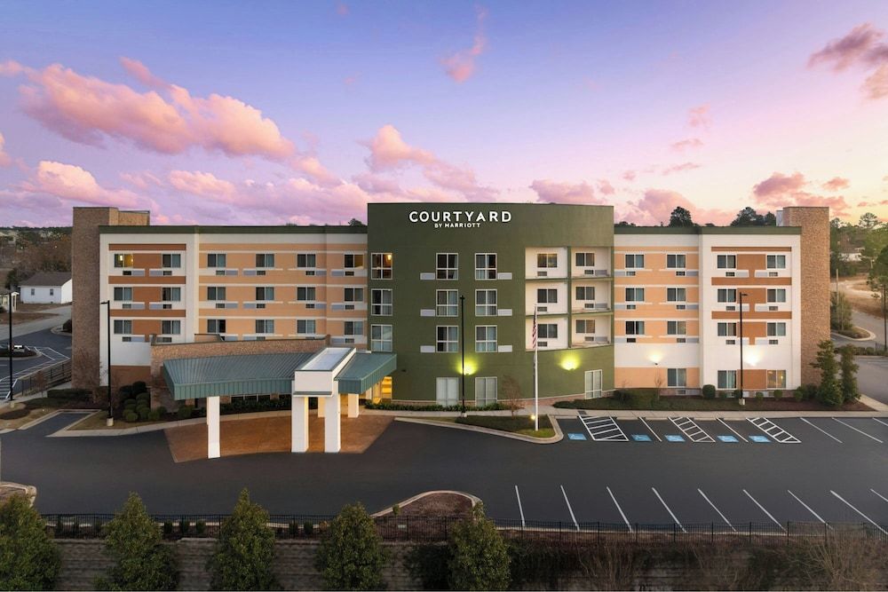 Courtyard By Marriott Fayetteville Fort Bragg Spring Lake -1 estrelas em Spring Lake