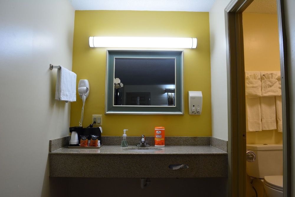 Southern Inn Lumberton 3