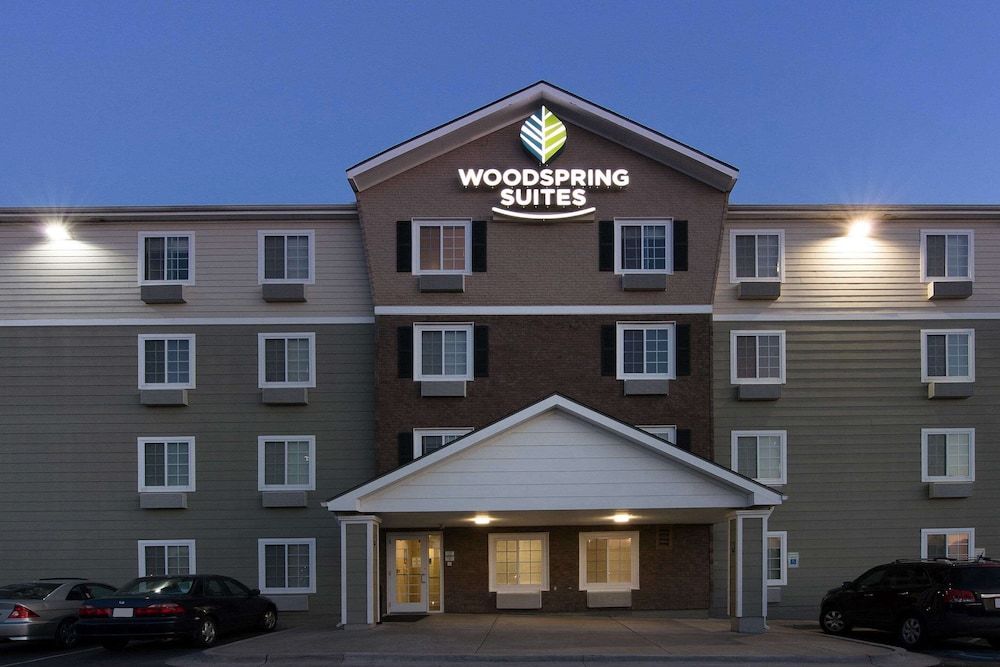 WoodSpring Suites Kansas City Mission 2 estrelas em Merriam
