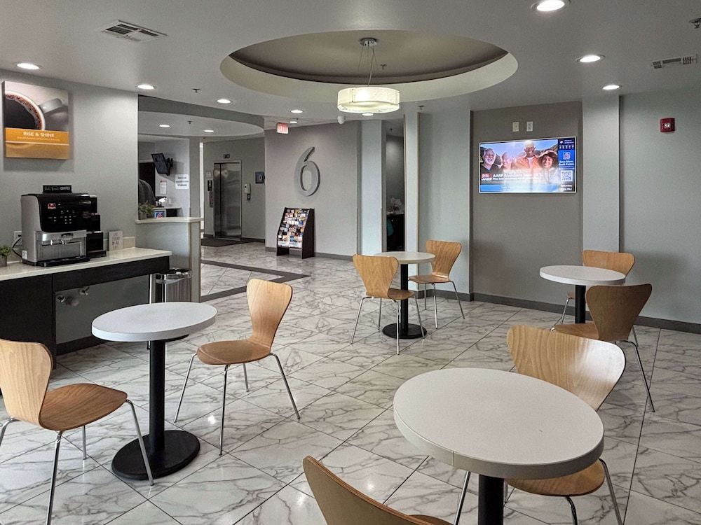 Motel 6 Weslaco, TX 3