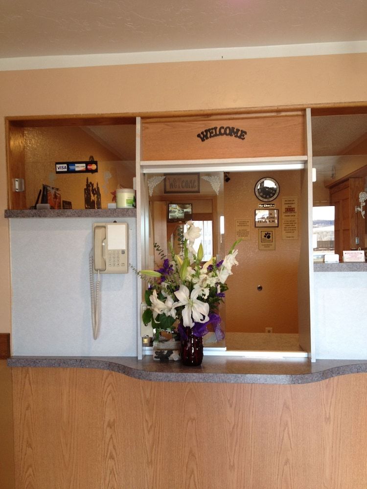 Red River Inn Silt-Rifle 2