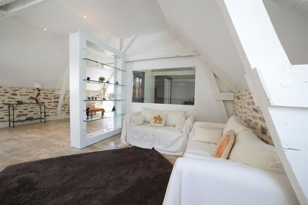 Les Dames de Nage -1 estrelas em Grand-Champ