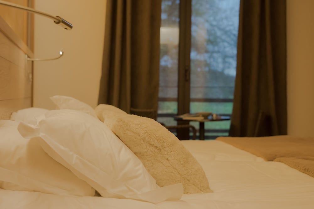 Relais & ChÔøΩteaux ChÔøΩteau des Avenieres 3