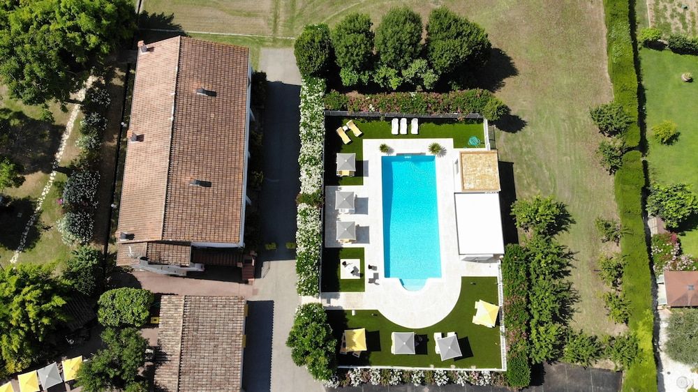 Hotel Du Bosquet 2 estrelas em Pégomas