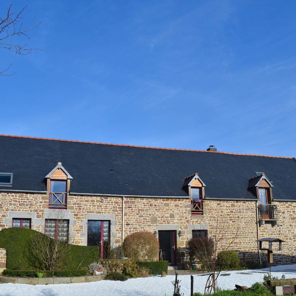 Mont Voyageur -1 estrelas em Sains