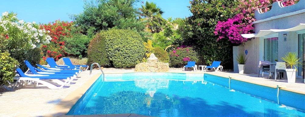 Les Jardins de Bormes, adult-only hotel with sauna & jacuzzi 3 estrelas em Bormes-les-Mimosas