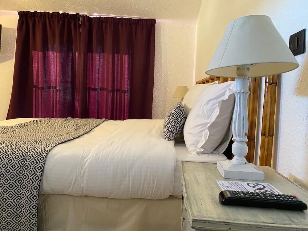 AVOCADO Hôtel Restaurant Bar 3