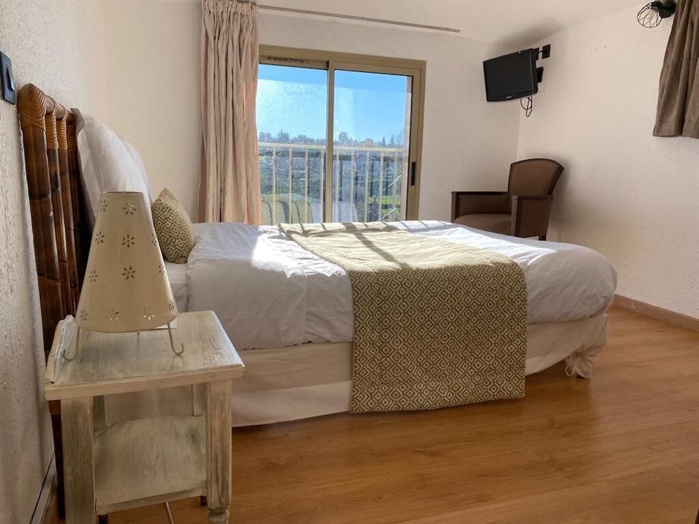 AVOCADO Hôtel Restaurant Bar 2