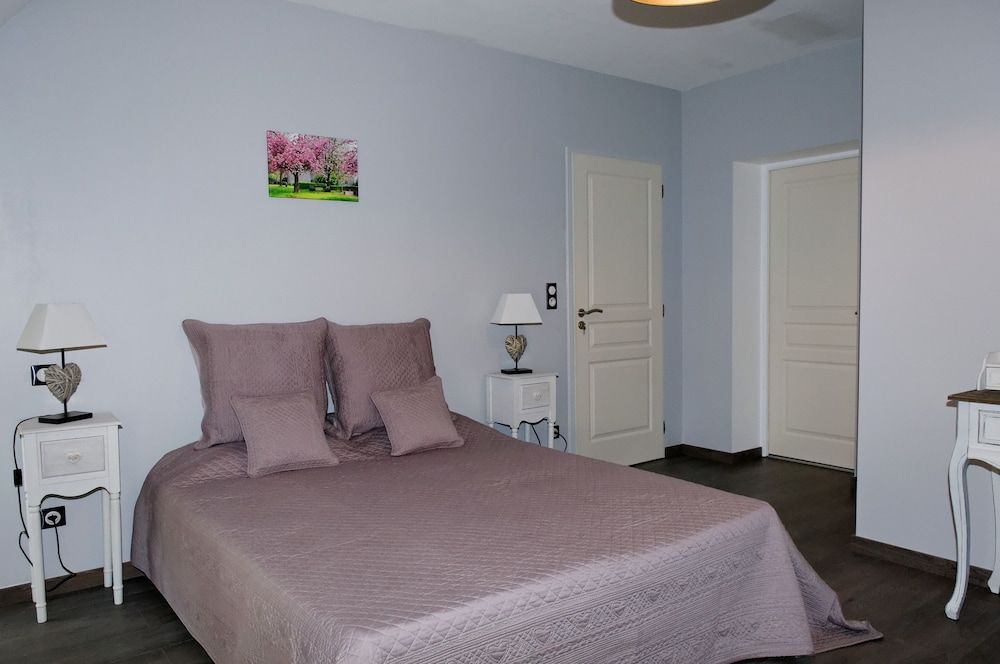 La Ferme Aux Charmes 2