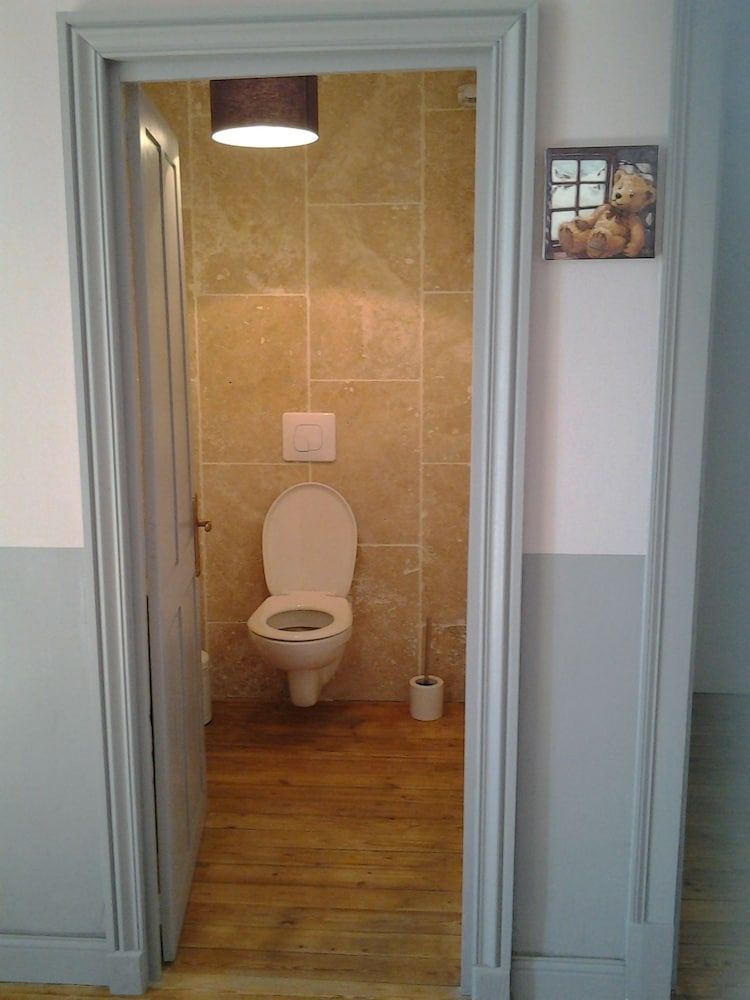 Le Manoir Aux Douves 3