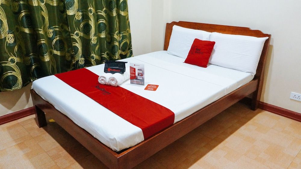 RedDoorz near Talisay District Hospital 2