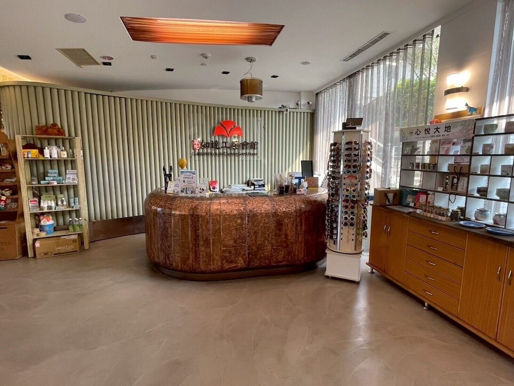 Zhida Craft Service Guest House 3