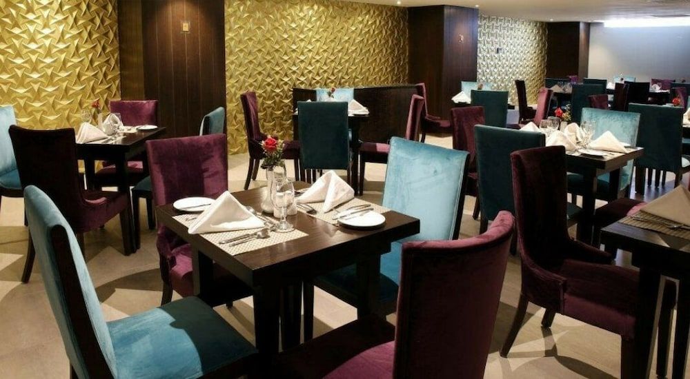 Avari Xpress, Islamabad Expressway 2