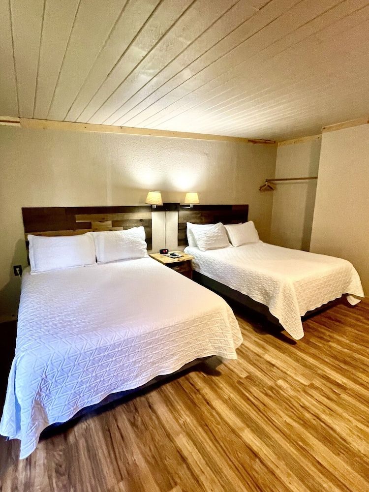 Carriage House Inn 3