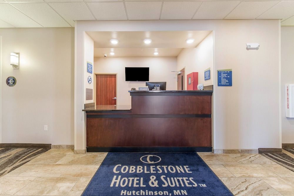 Cobblestone Hotel & Suites - Hutchinson 3