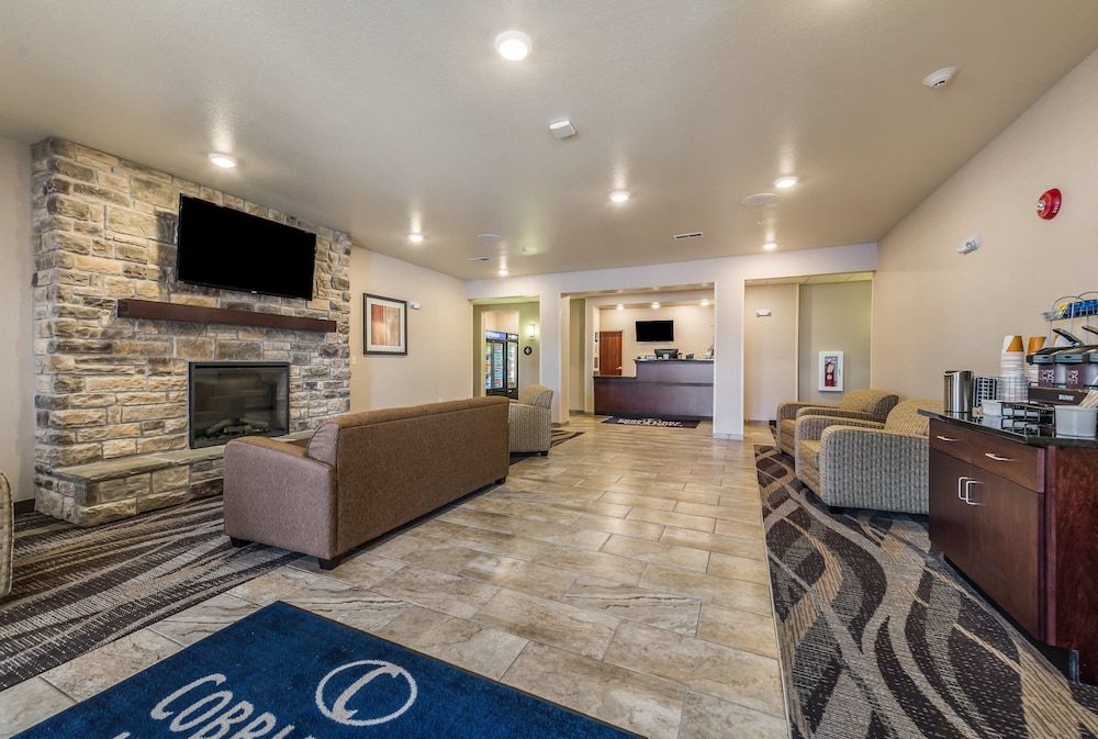 Cobblestone Hotel & Suites - Hutchinson 2